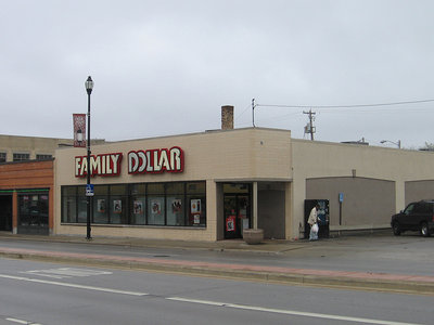 Former supermarket (Green Bay, WI)_5734213790_m.jpg