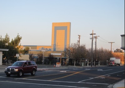 2013 11 24-Pittsburg Calif-former Central Ave Safeway.jpg